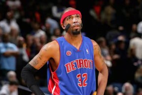 电竞竞猜-关于CBA常规赛赛程吃紧；费城76人转会期篮板制胜；悬念犹存；年轻球员得到机会的信息